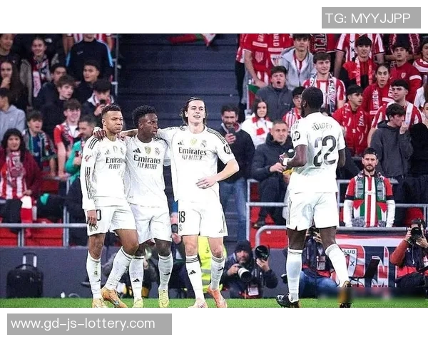 龙赛罗：阿隆索曾说皇马要踢摇滚足球，现在既不摇滚也无节奏